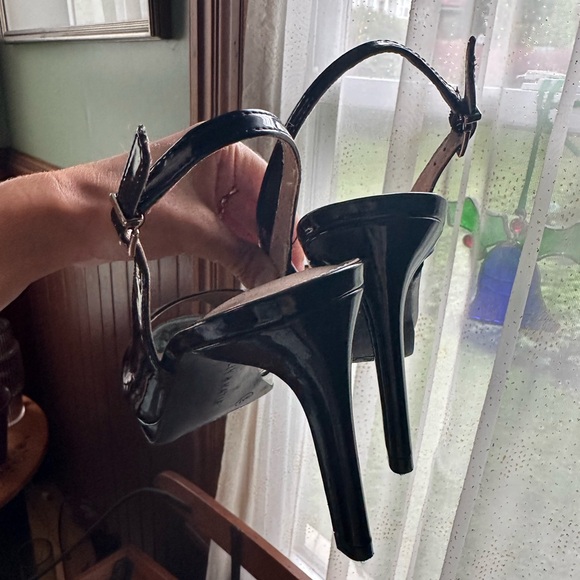 Black Sling Back Heels - Picture 5 of 5